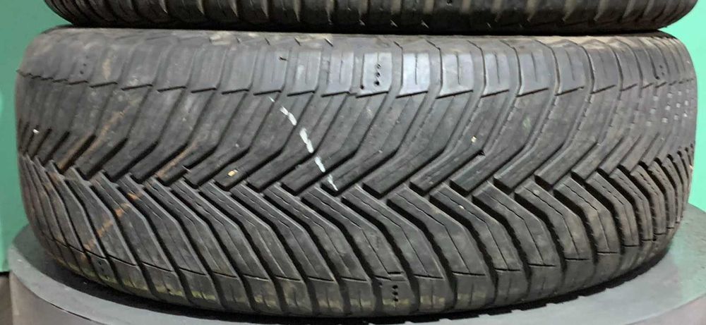 215/55/17 Michelin Cross Climate 2