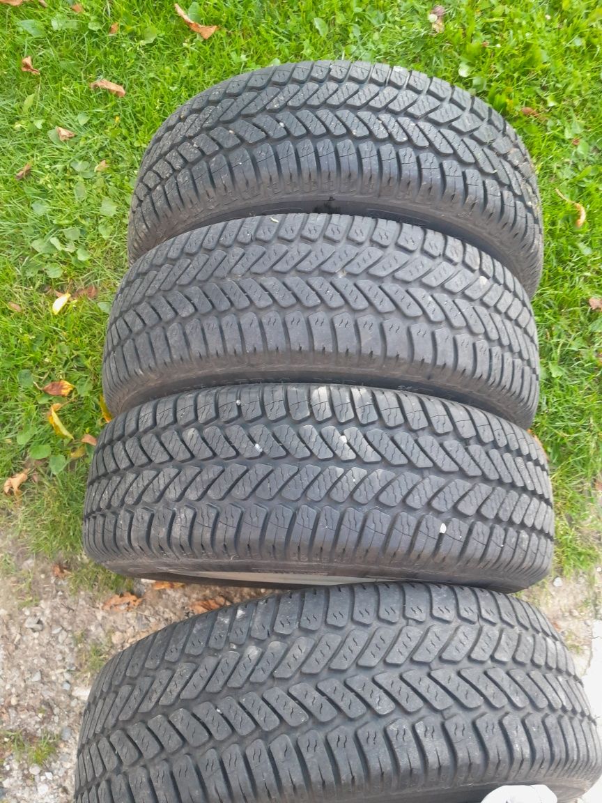 Koła Aluminiowe felgii z oponami całorocznymi