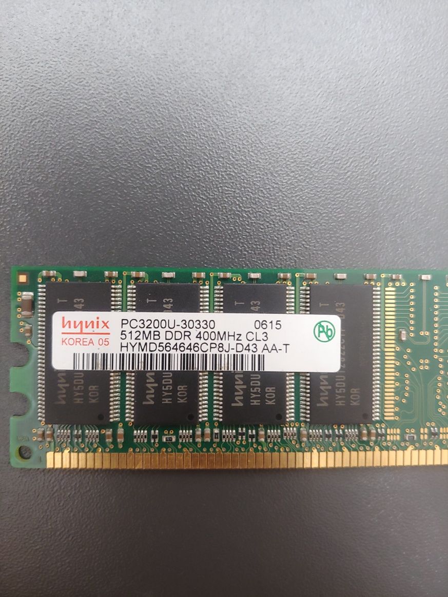Оперативна пам'ять DDR 400Mhz дві планки 1 Gb i 512 Mb