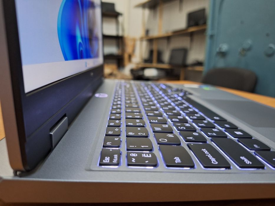 Lenovo LOQ 15IAX9 i5-12450HX RTX 4060 8Gb DDR5 16Gb SSD 1Tb