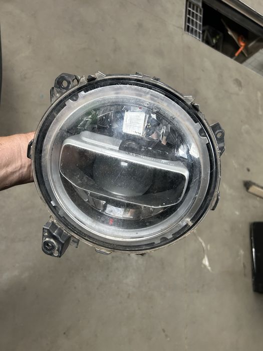 Jeep Wrangler JL lampa przod lewa