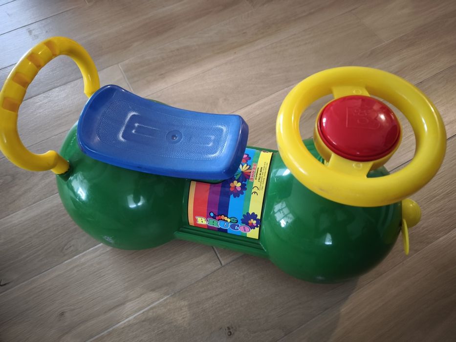 Samochodzik jeździk dla dziecka Chicco