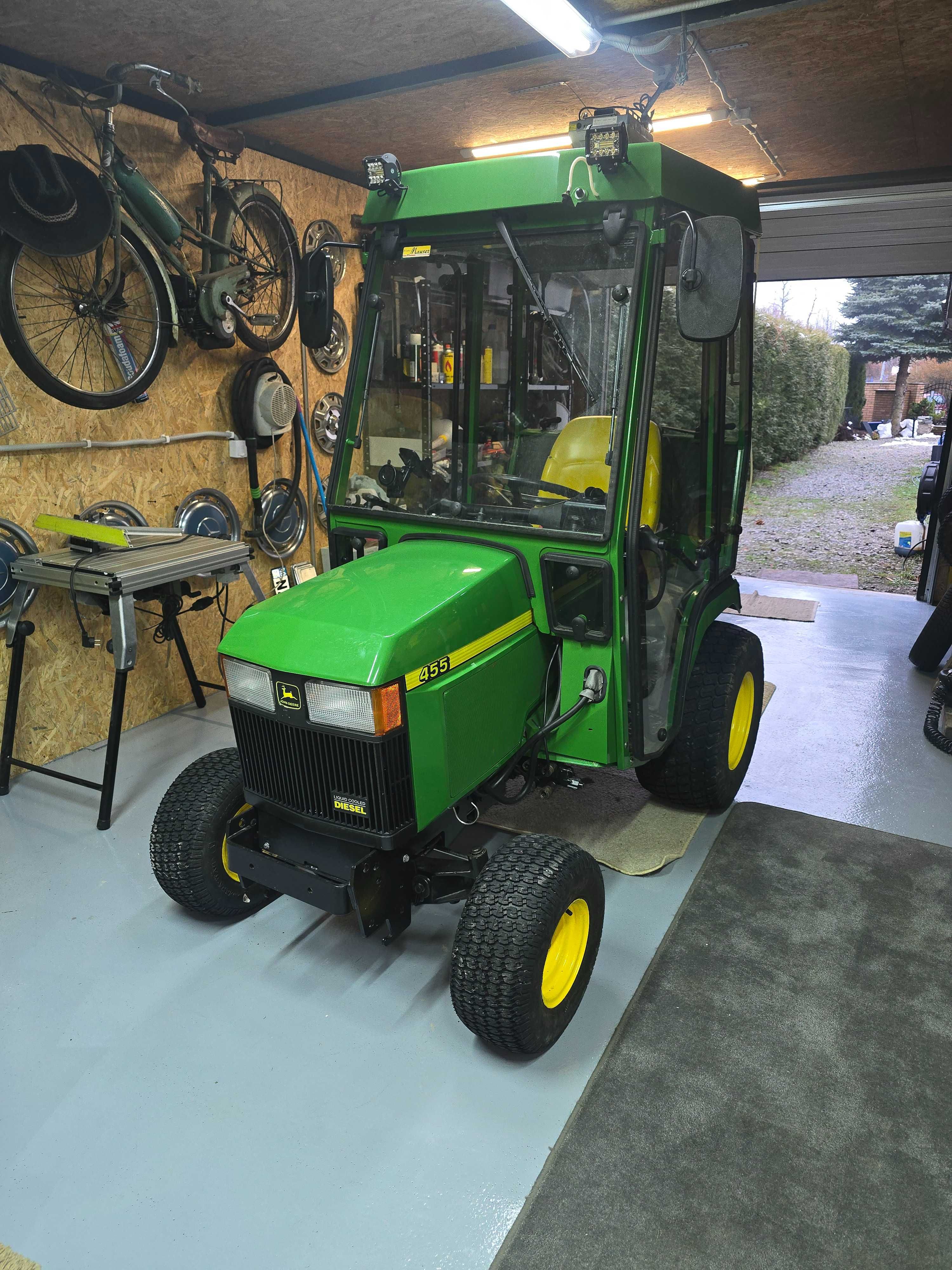 Traktorek ogrodowy  komunalny John Deere 455
