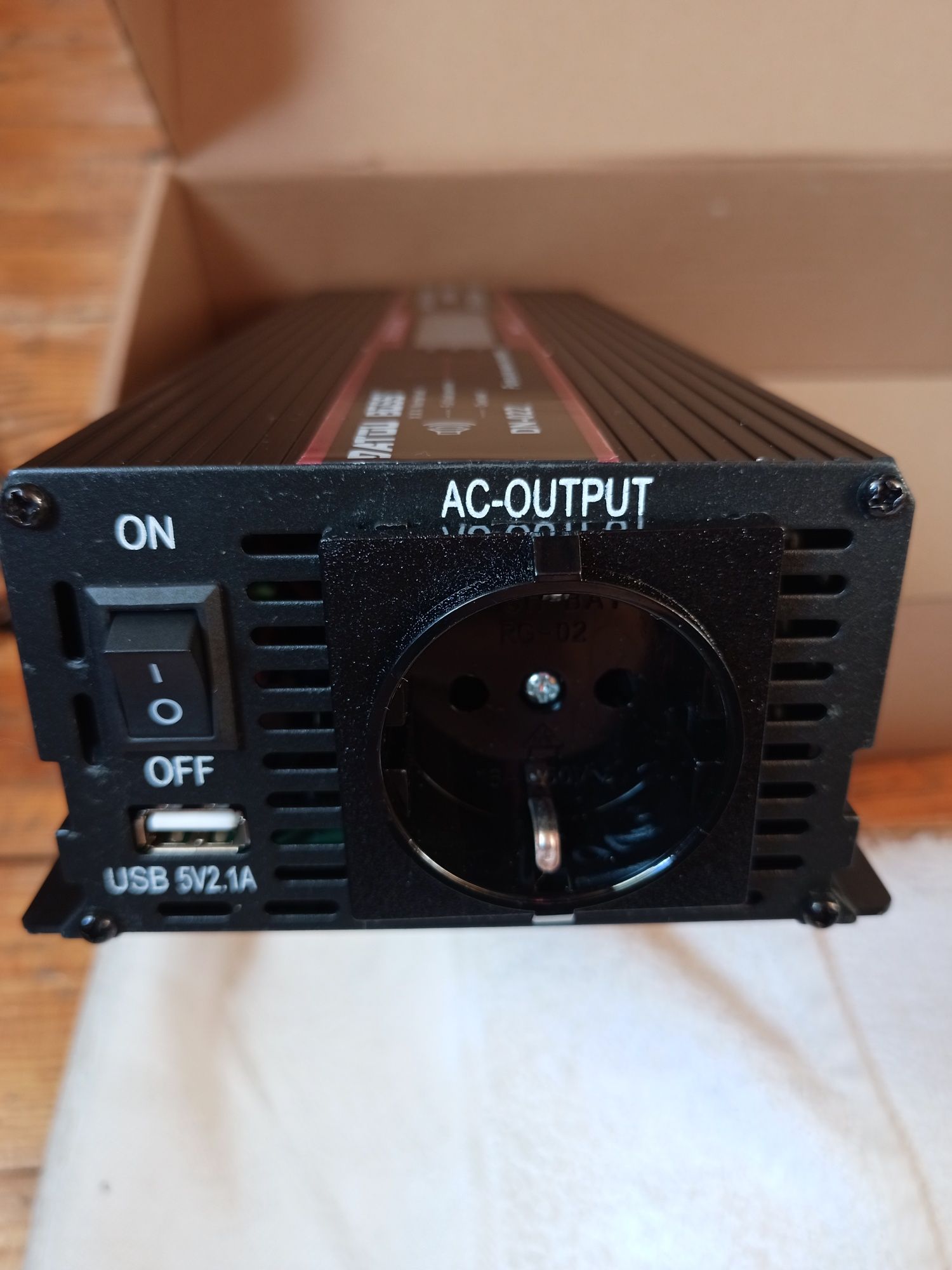 Інвертор DATOU BOSS 12/220v 1000/2200w