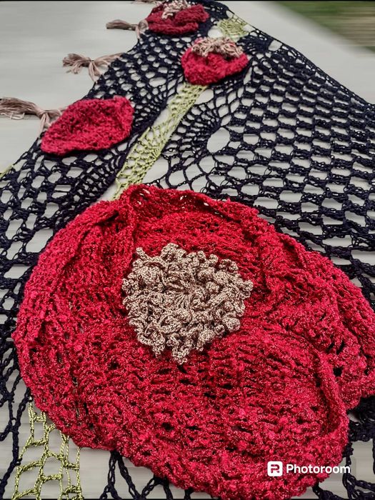 Chusta ręcznie robiona na szydełku, handmade, czarna chusta, ponczo