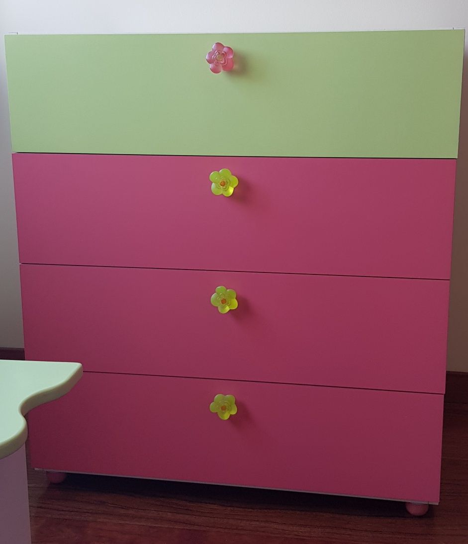 Cômoda Rosa, Verde e Branco como Nova