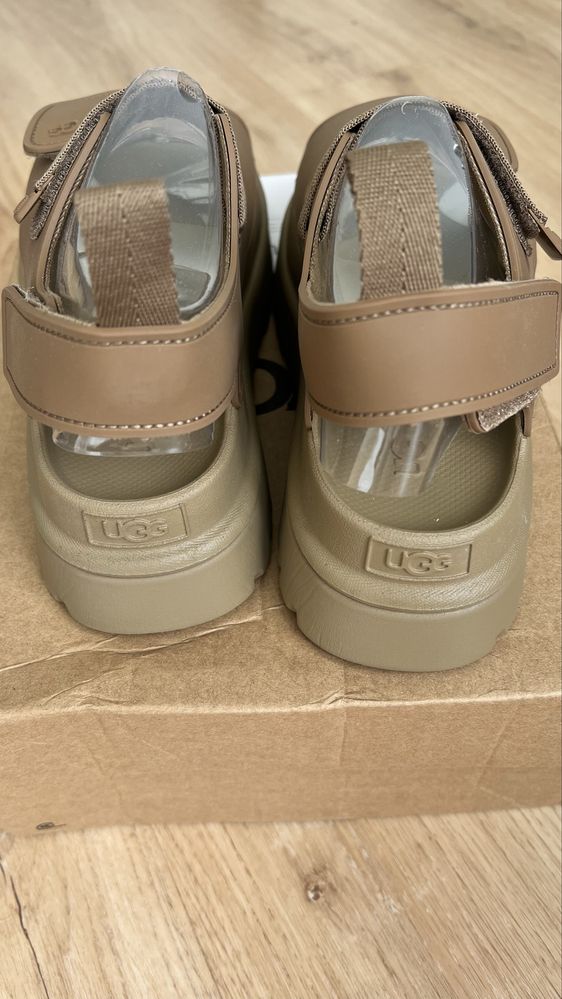 В наявності ugg glow sandals 38 розмір