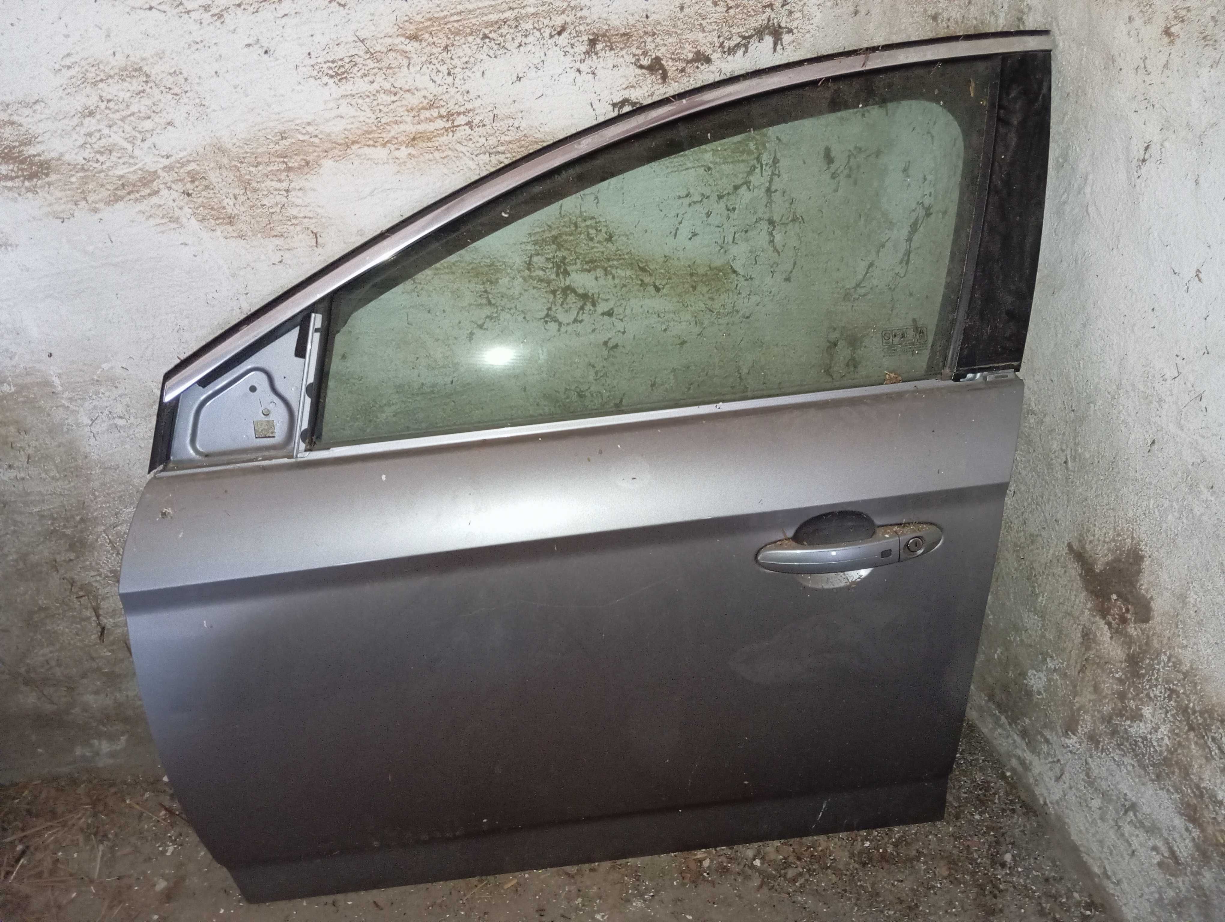 Sprzedam drzwi Mondeo mk4