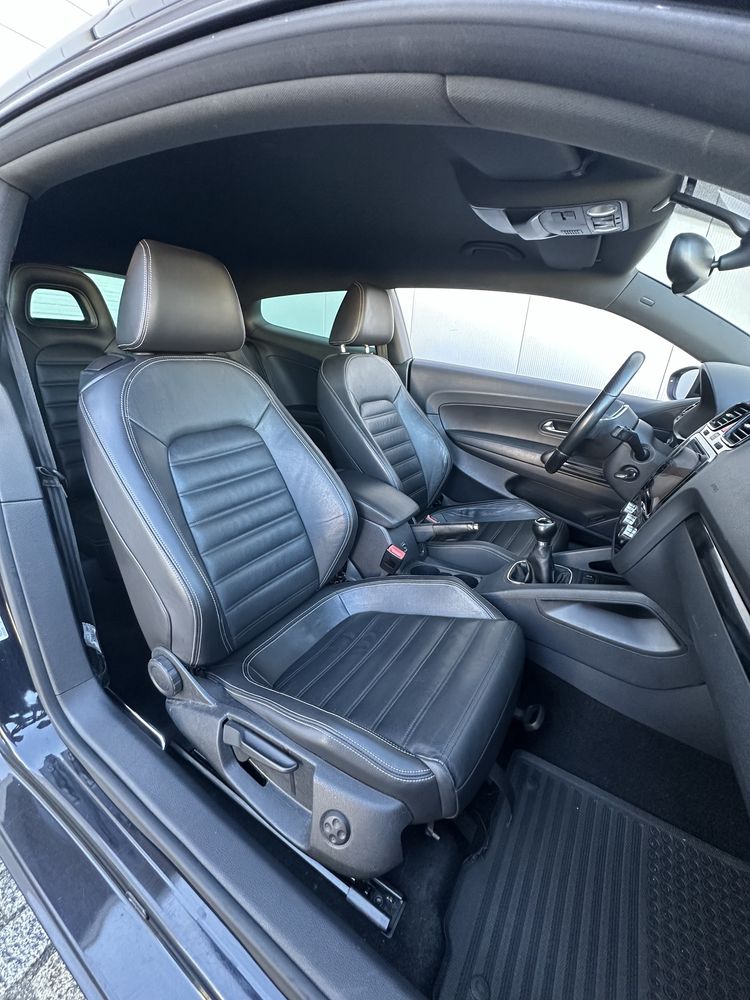 Volkswagen Scirocco TDI ( Trato de crédito)