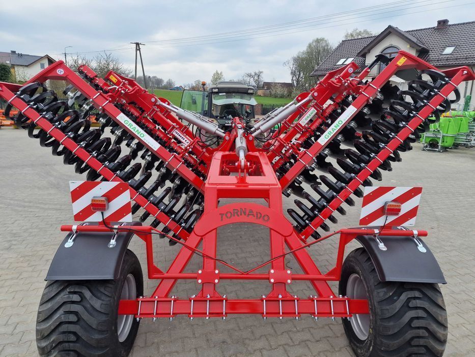 Brona talerzowa hydrauliczna GRANO SYSTEM 4 m 4,5 m 5 m TORNADO