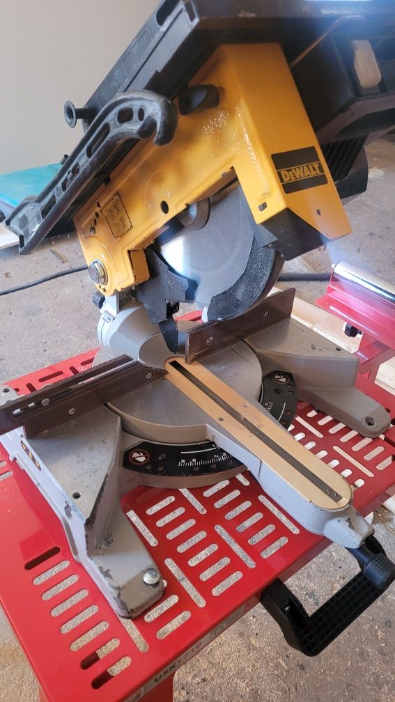 Serra DeWALT dw711