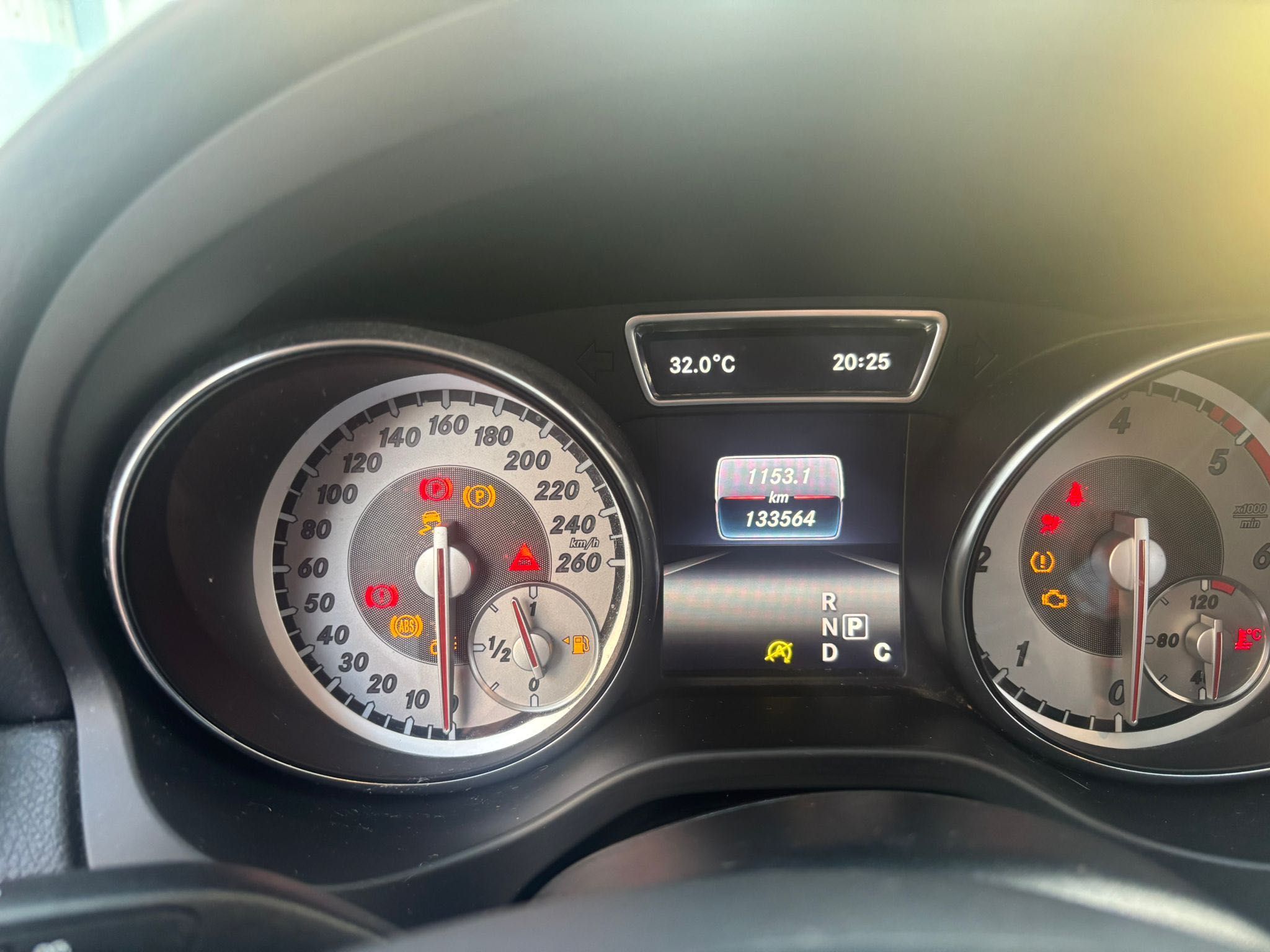 Mercedes-Benz GLA 200cdi - Caixa Automática