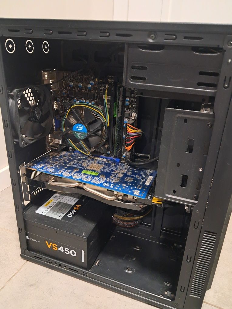 Komputer - i5, 8GB RAM, 1 TB dysk