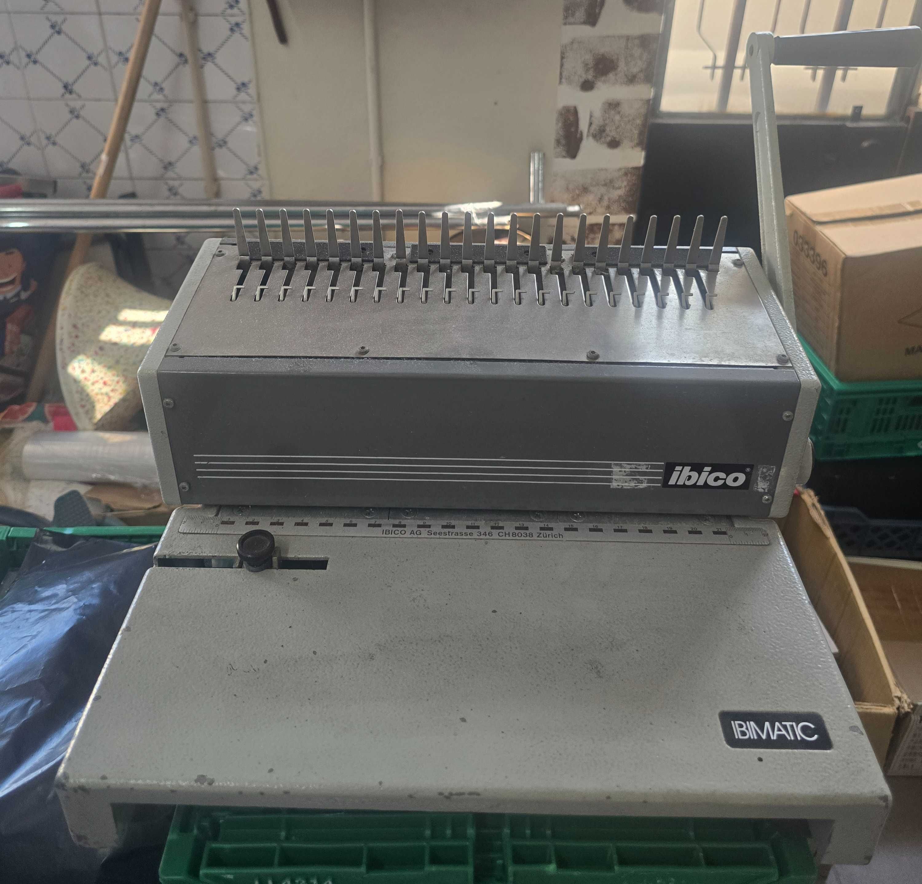 Maquina de encadernar em bom estado