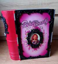 Ever After High Magiczna książka z lalką Briar Beauty
