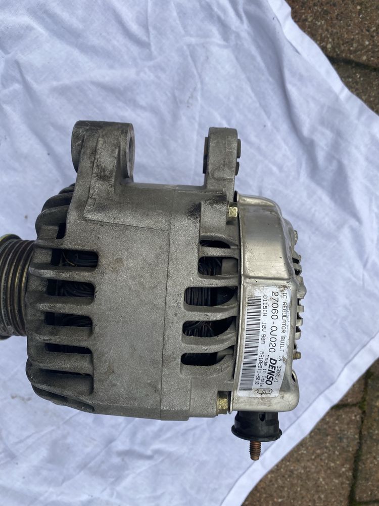 Toyota Yaris 1 alternator