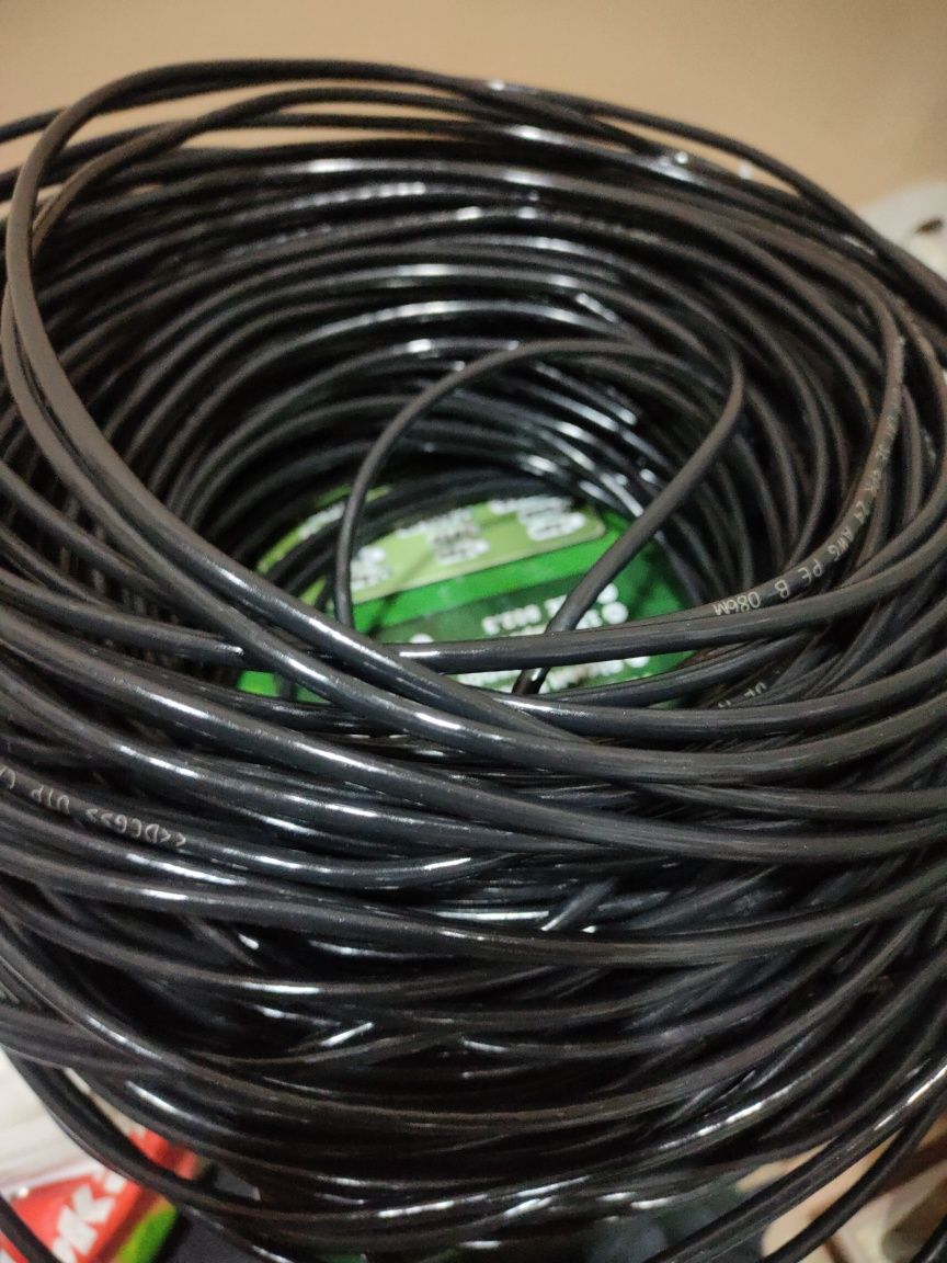 Кабель витая пара cat 5 черный .наружка. Затяжка.