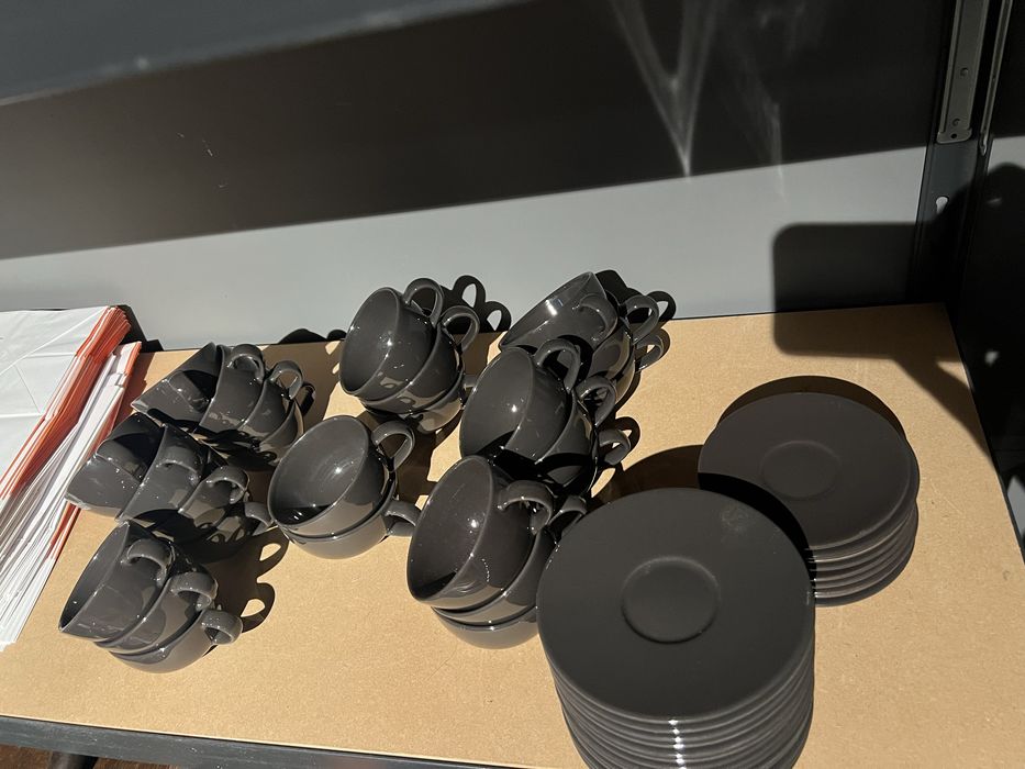 Chavenas e pires castanhas