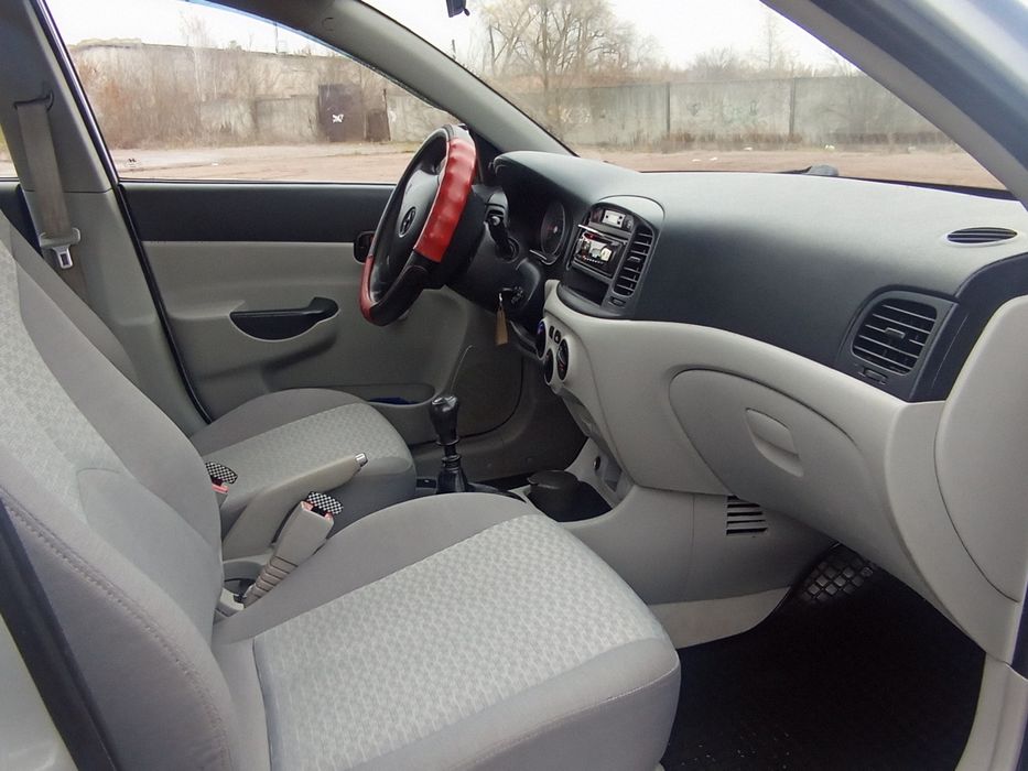 Hyundai accent 1,4 бензин