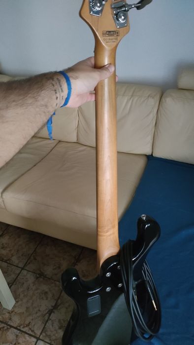 Baixo Dean Hillsboro 5 cordas – Excelente Som, Só Precisa de Setup