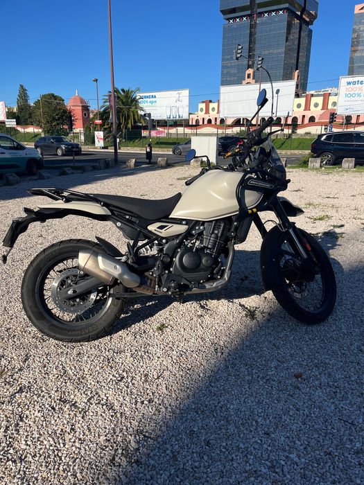 Royal Enfield Himalayan 450 - Como nova