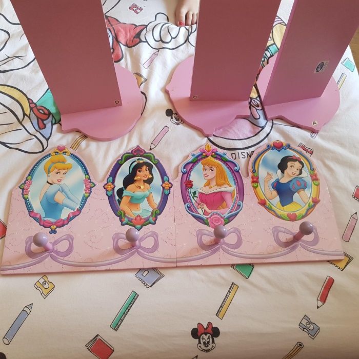 Prateleiras e Cabide “Princesas Disney”
