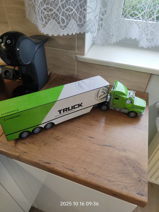 Ciężarówka z naczepą