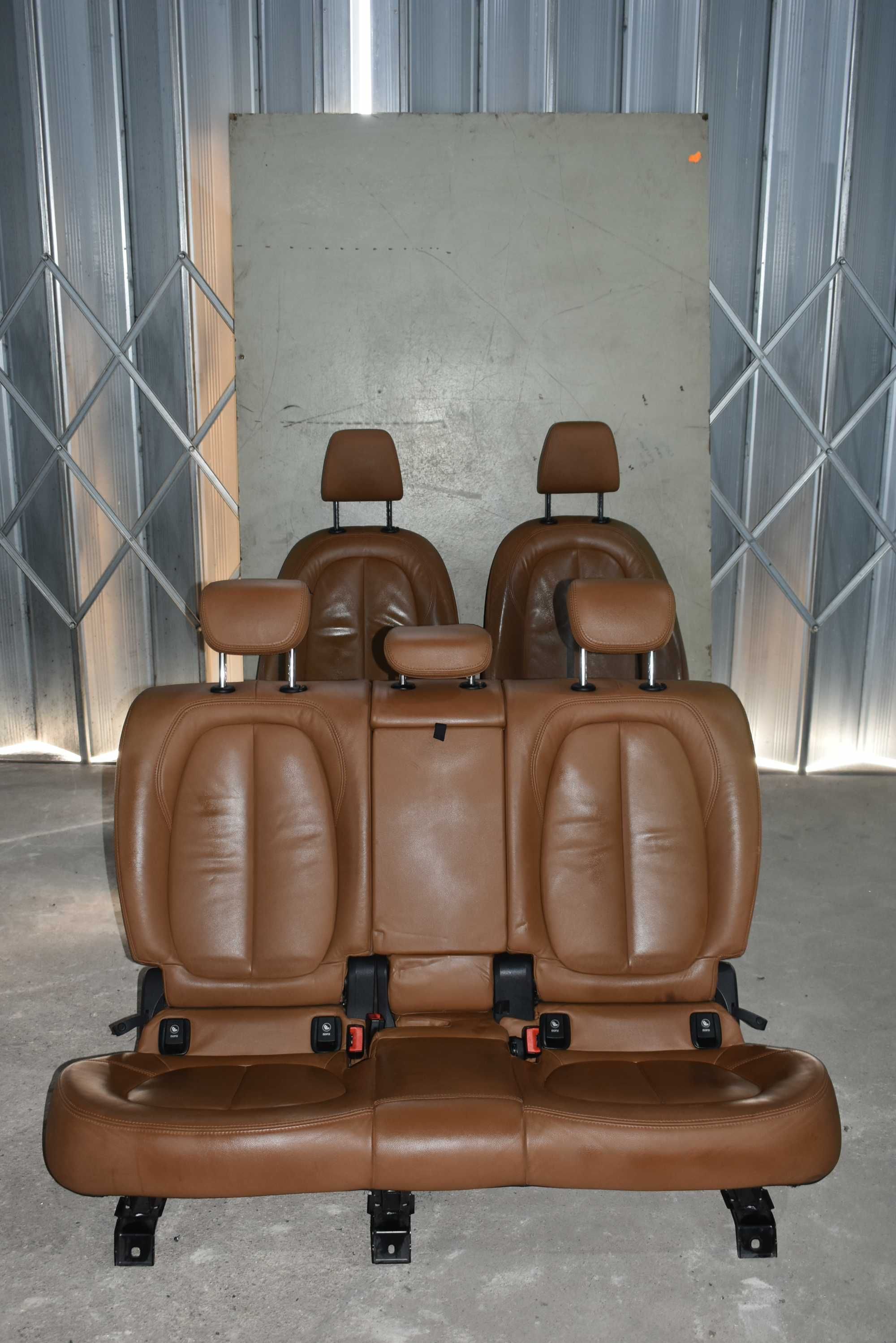 Bancos castanhos bmw f45