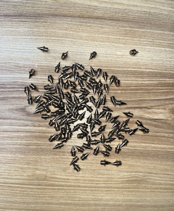 Stalowe wkręty do kolców lekkoatletycznych 7mm NOWE