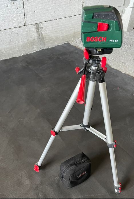Laser krzyżowy Bosh PCL 10 że statywem