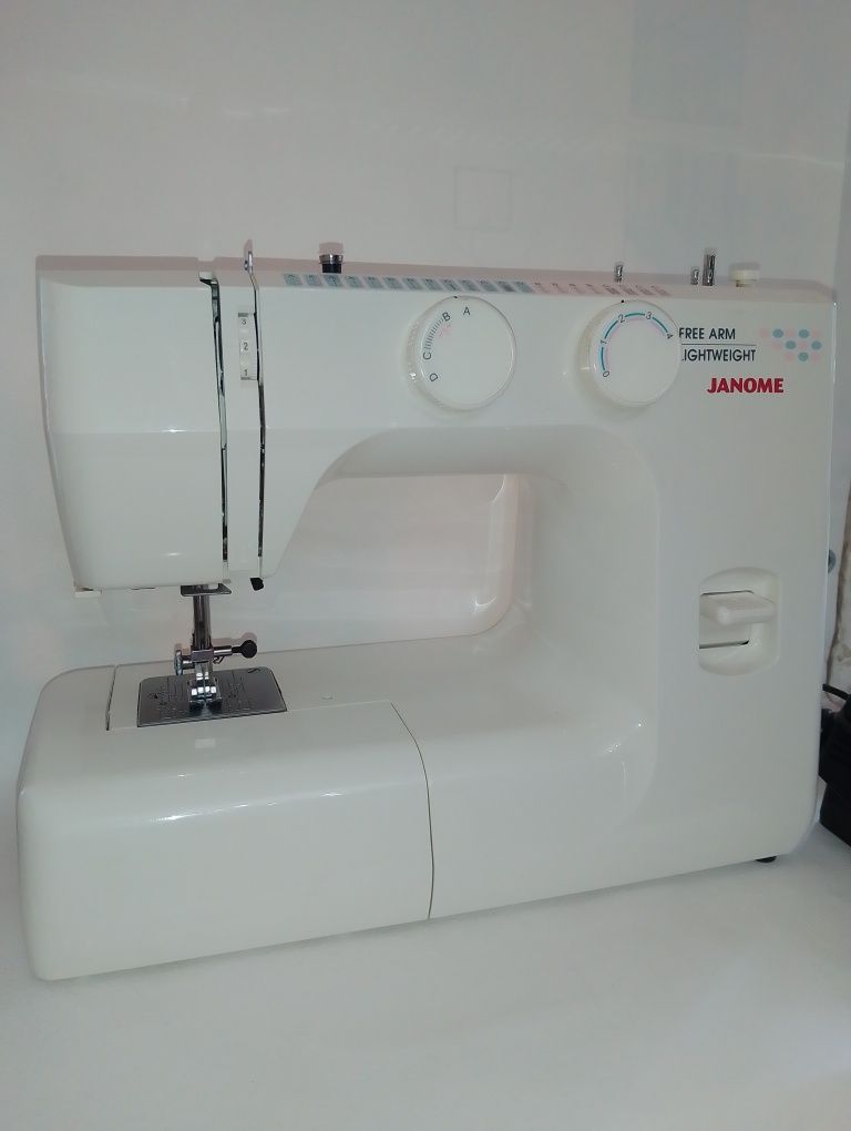 Швейна, швейная, машина Janome 743-03