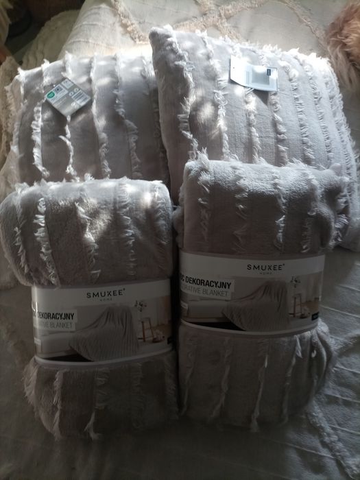 Beżowy zestaw prezentowy Smukee 2x45x45cm i 2x 150/200cm