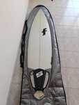 Prancha de Surf 6.2" Ferox, quilhas fibra e capa Olaian
