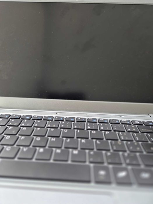 EZbook X3 display 30 pinos, 13,3 restantes peças sob consulta