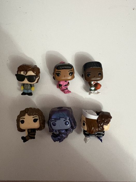 фігурки kinder joy stranger things
