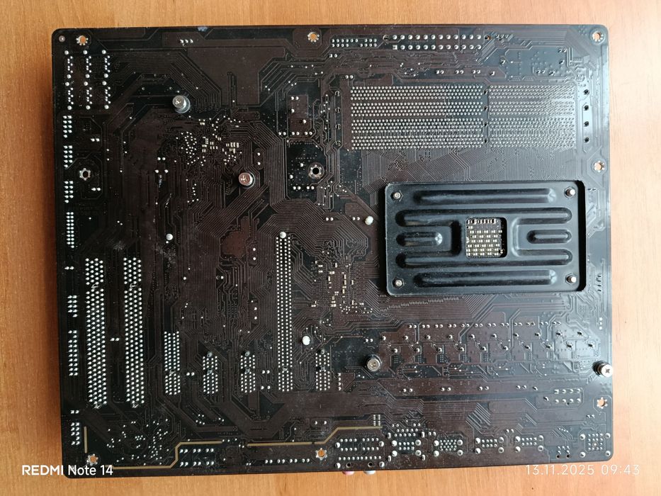 Материнку Gigabyte Ga 970A та ОЗУ 16 gb 4 по 4gb із процесором FX 8150