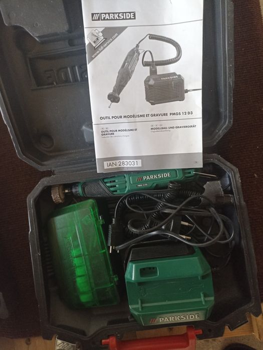 Máquina para modelação e gravura