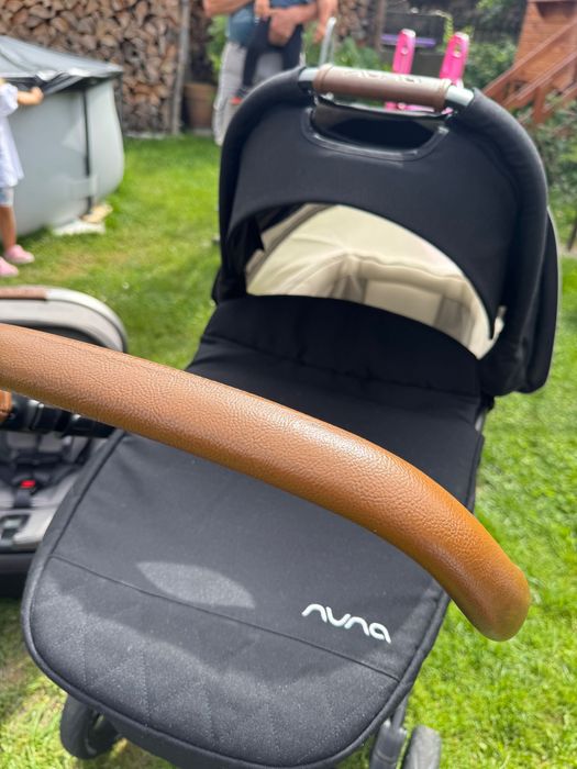 Wózek Nuna MIXX next i fotelik z bazą Nuna PIpa