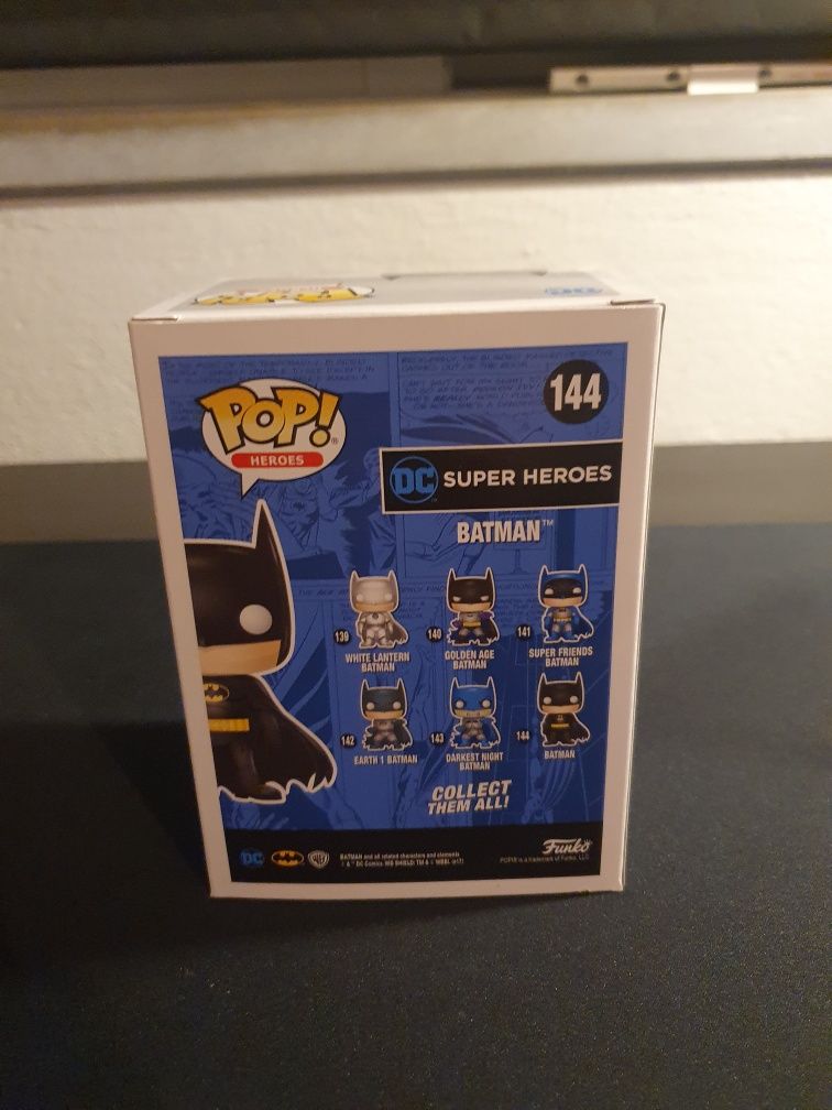 Funko pop batman black chrome