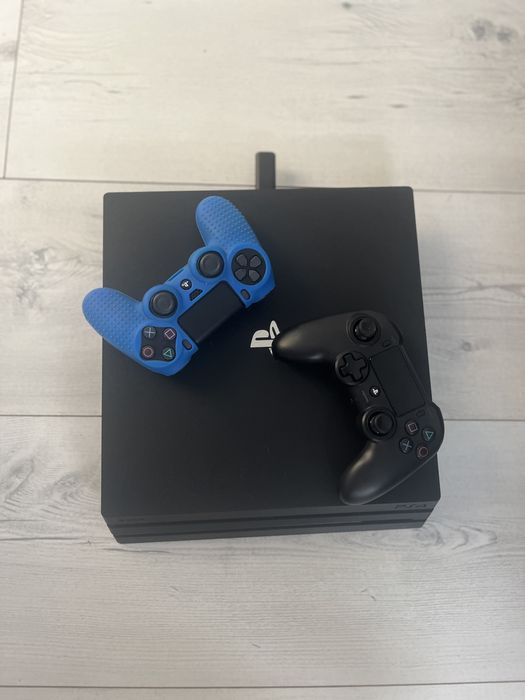 PS4 PRO 1TB COMO NOVA!