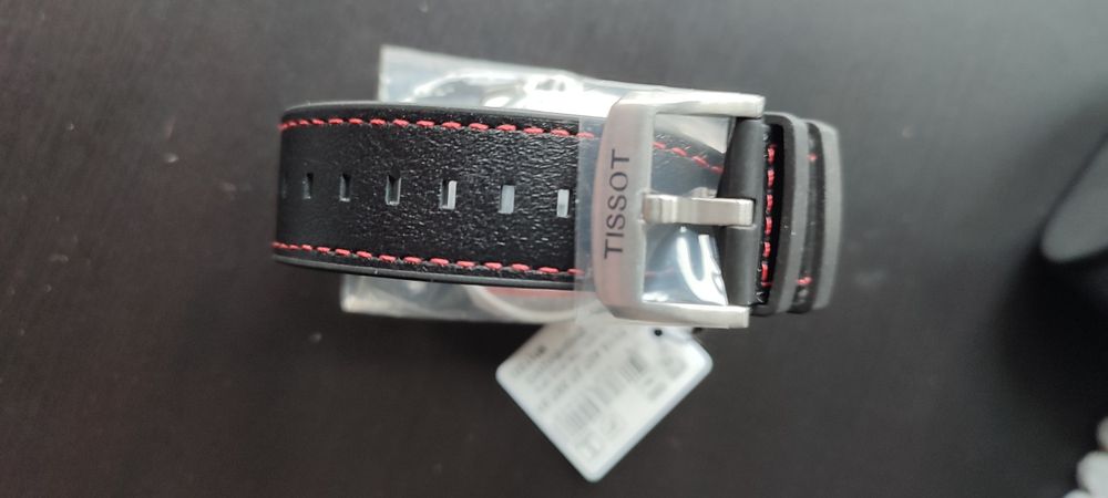 Zegarek Tissot T-rece+zestaw do pielęgnacji oraz torba kosmetyczka