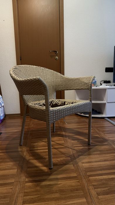 Плетене крісло під ремонт