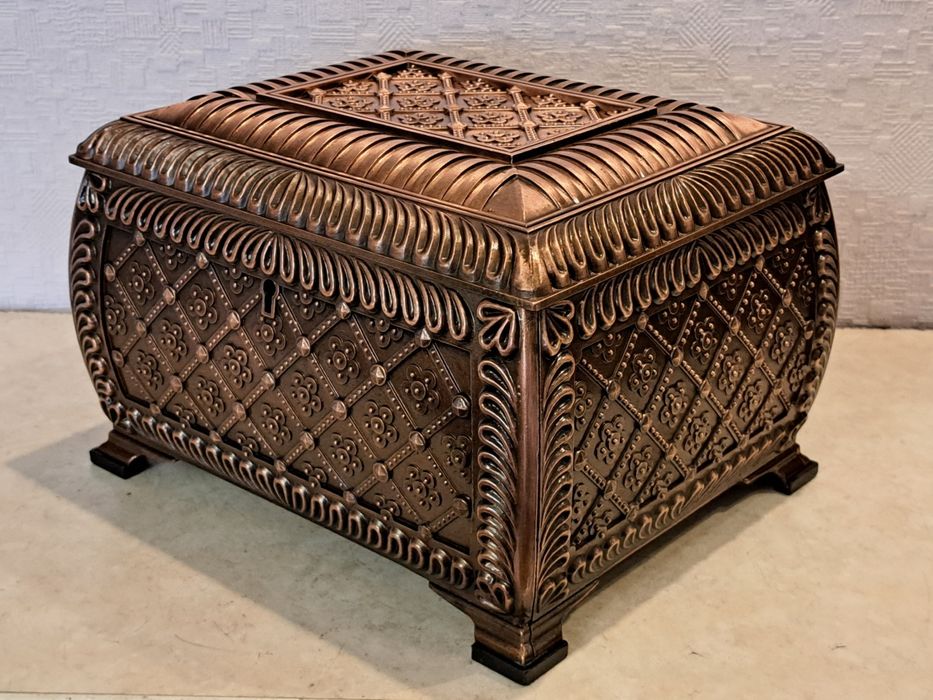 На подарок - Бронзовая шкатулка, ларец СССР  - медь, сплав.