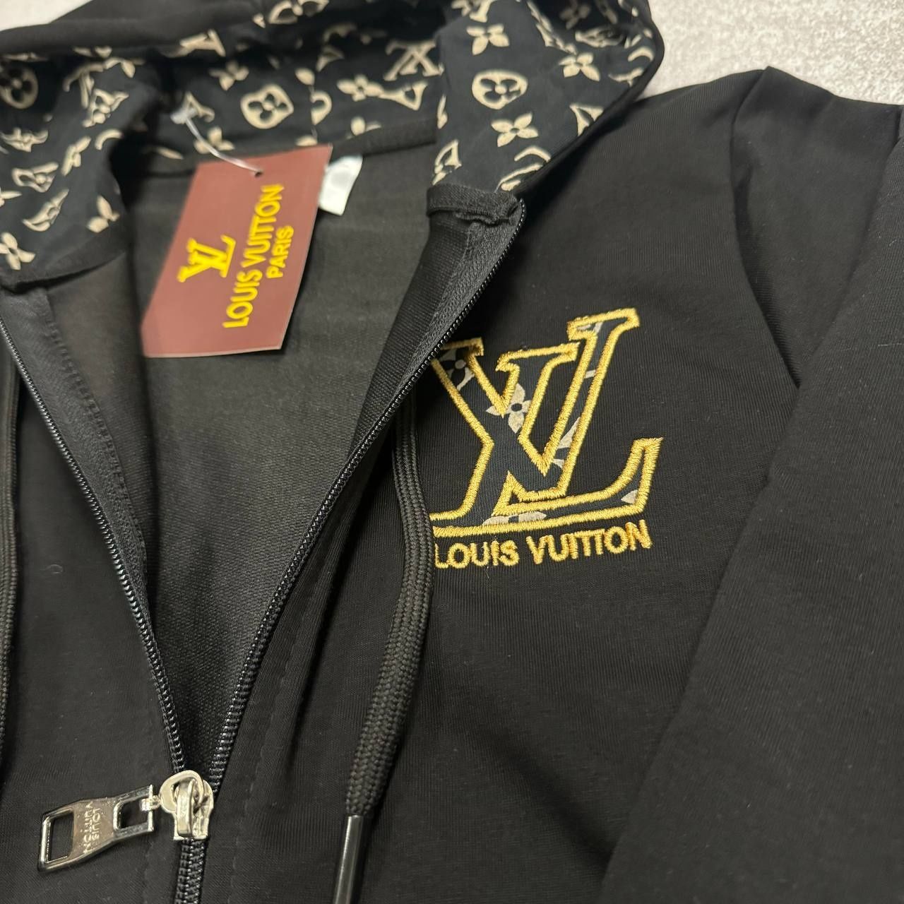 ДЕТСКИЙ КОСТЮМ Весенний Louis Vuitton LV черный белый унисекс