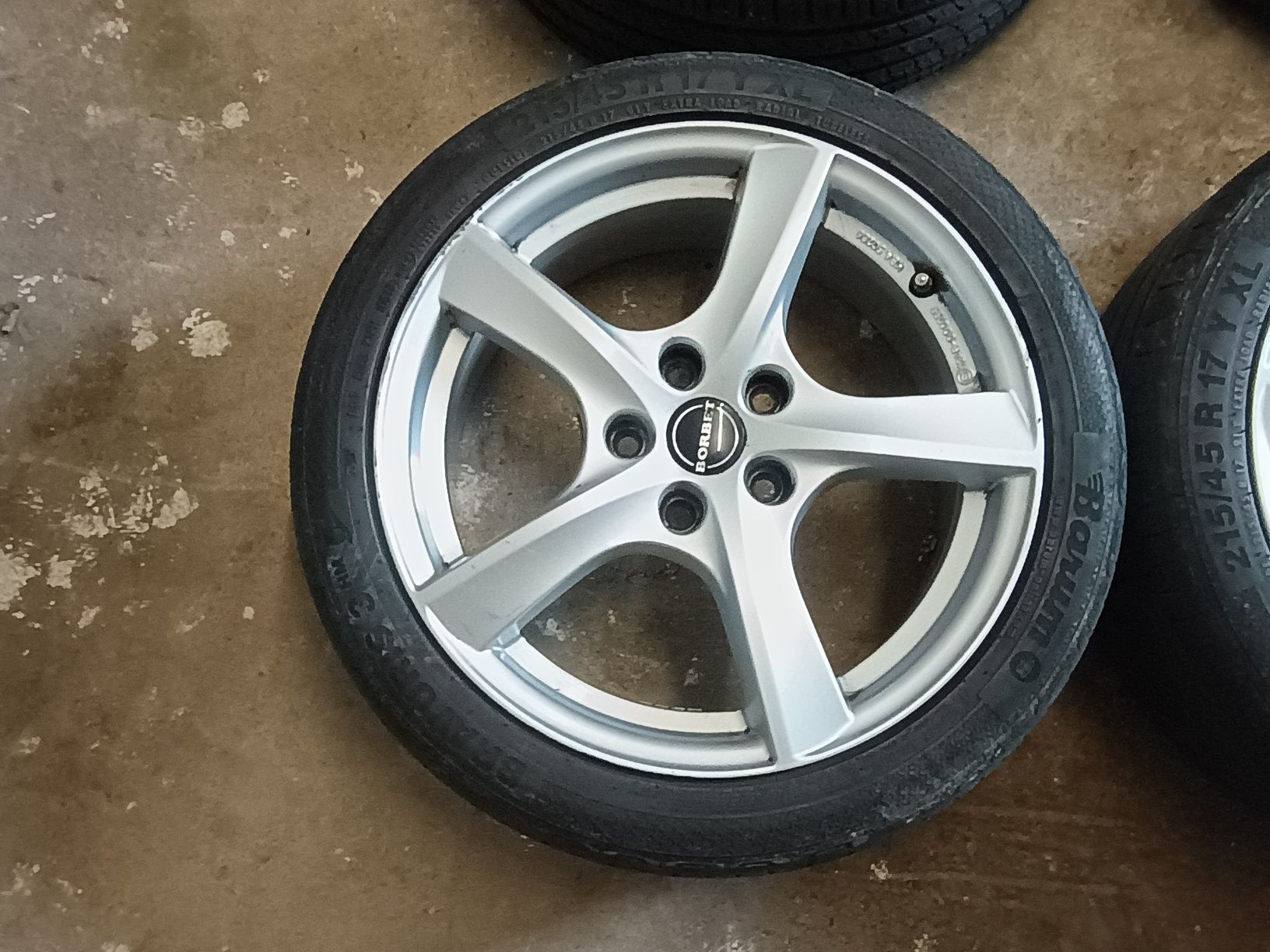 Komplet felg borbet 7j17 et 49 5x112 z oponami  letnimi 215/45/17