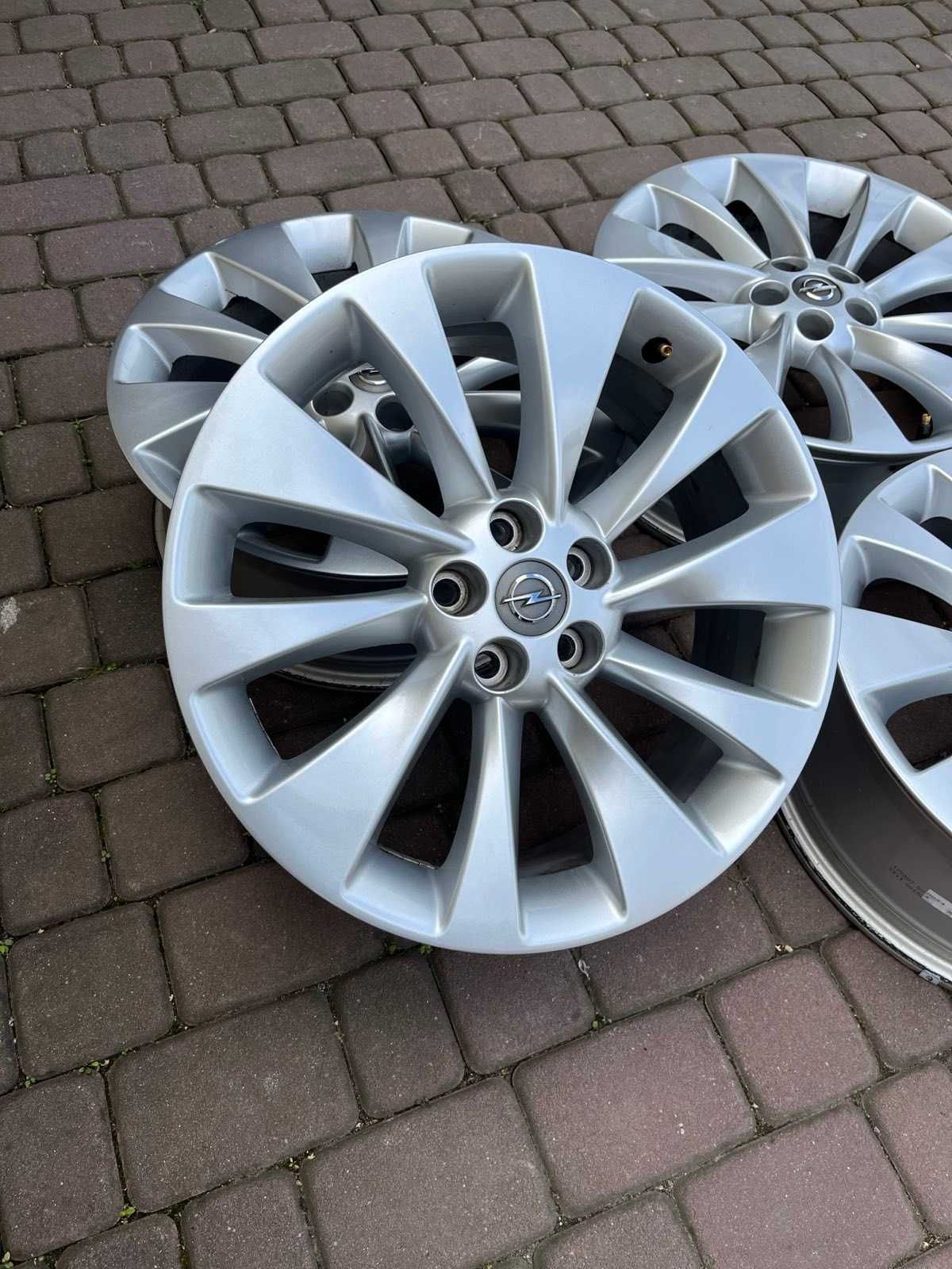 Oryginalne alufelgi Opel 5x105 18 cali CZUJNIKI Mokka Astra K J