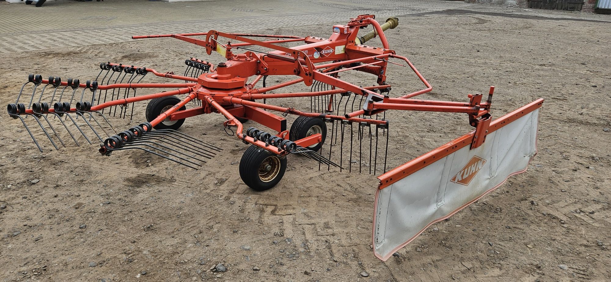 Zgrabiarka KUHN GA 4121 GM MASTERDRIVE ( Kverneland  , Krone )
