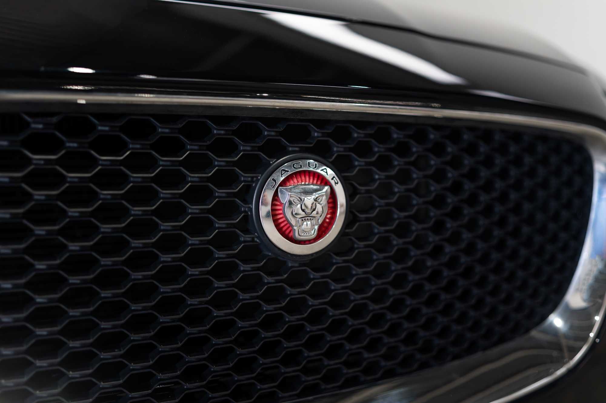Jaguar F-Pace - 2.0 - Manual