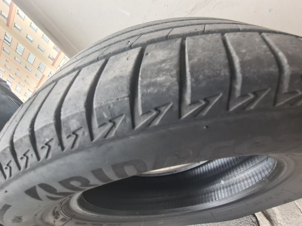 Продам літні шини BRIDGESTONE 215/60 R17