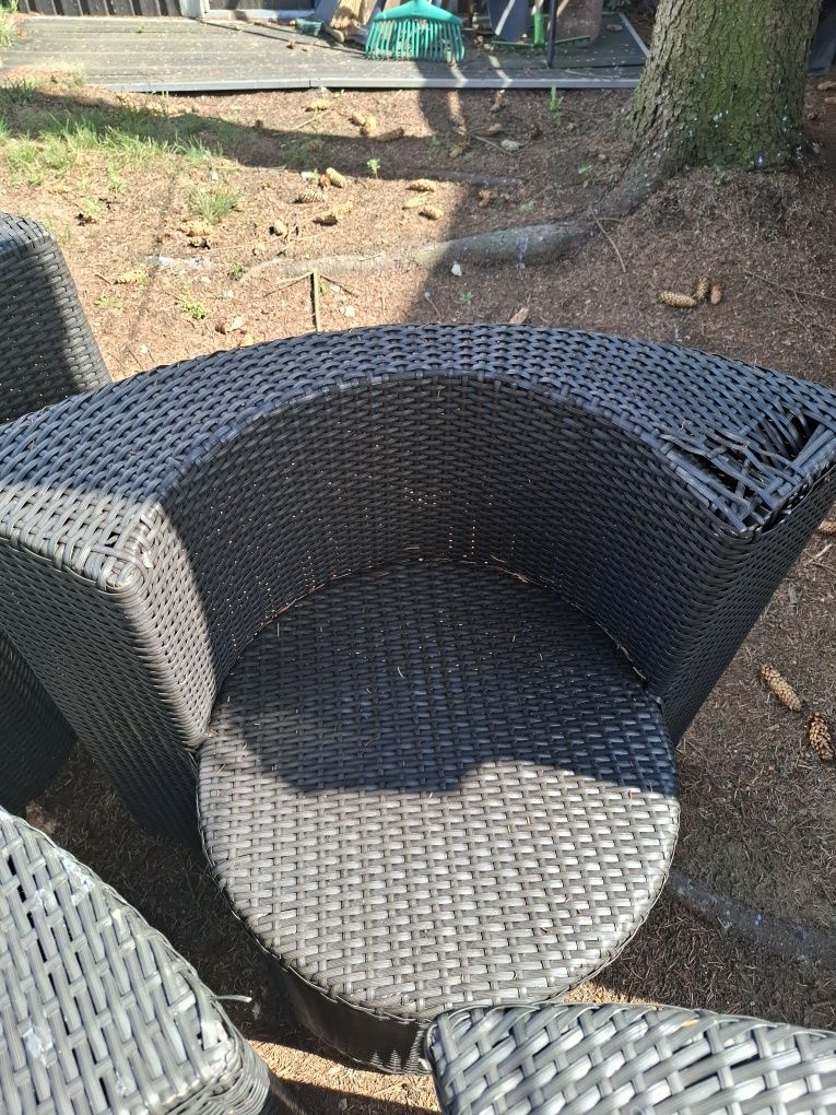 Fotele typu rattan